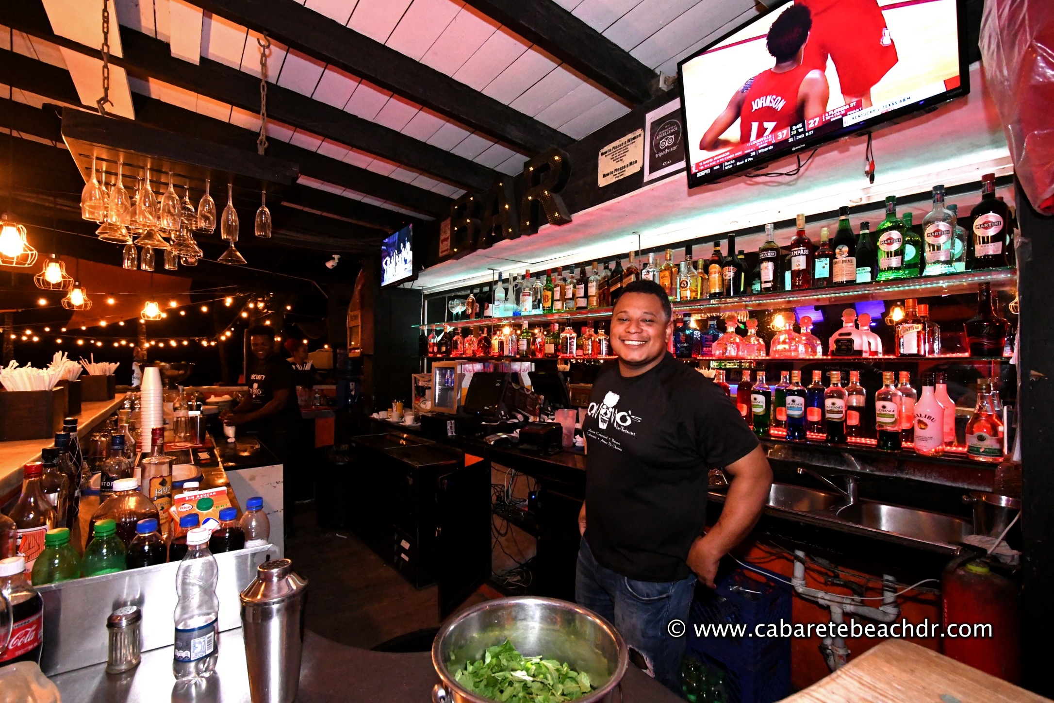 the bartender at Onnos Cabarete