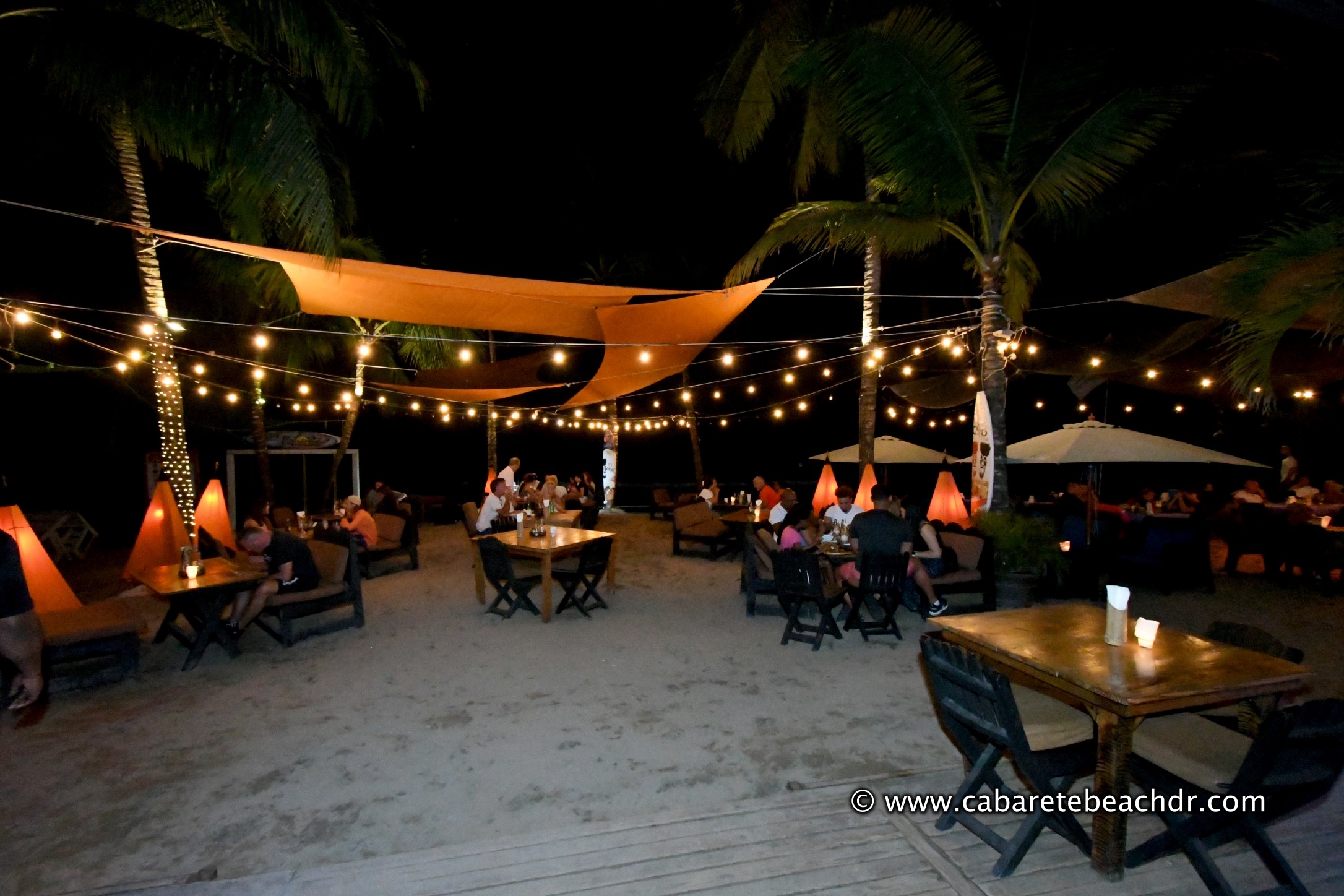 Beachfront terrace Onnos